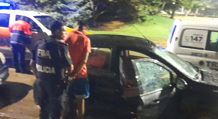 Mujer policía detenida en Necochea con un auto robado y armas de fuego