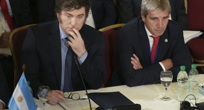 Devaluación o default: el severo diagnóstico de Estados Unidos sobre el futuro de Argentina